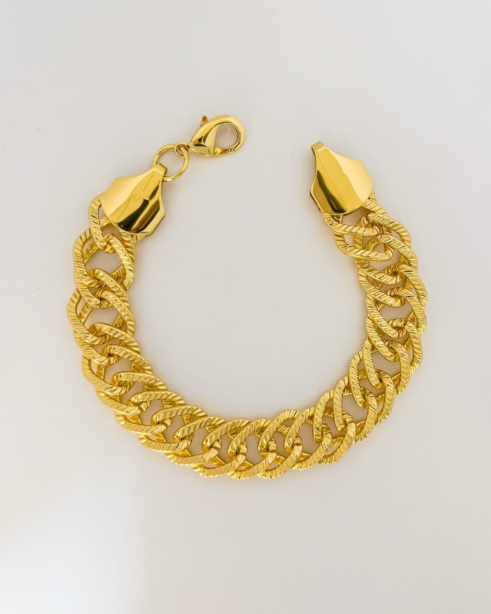 Bold Gold-Plated Stainless Steel Link Bracelet – Chic & Durable