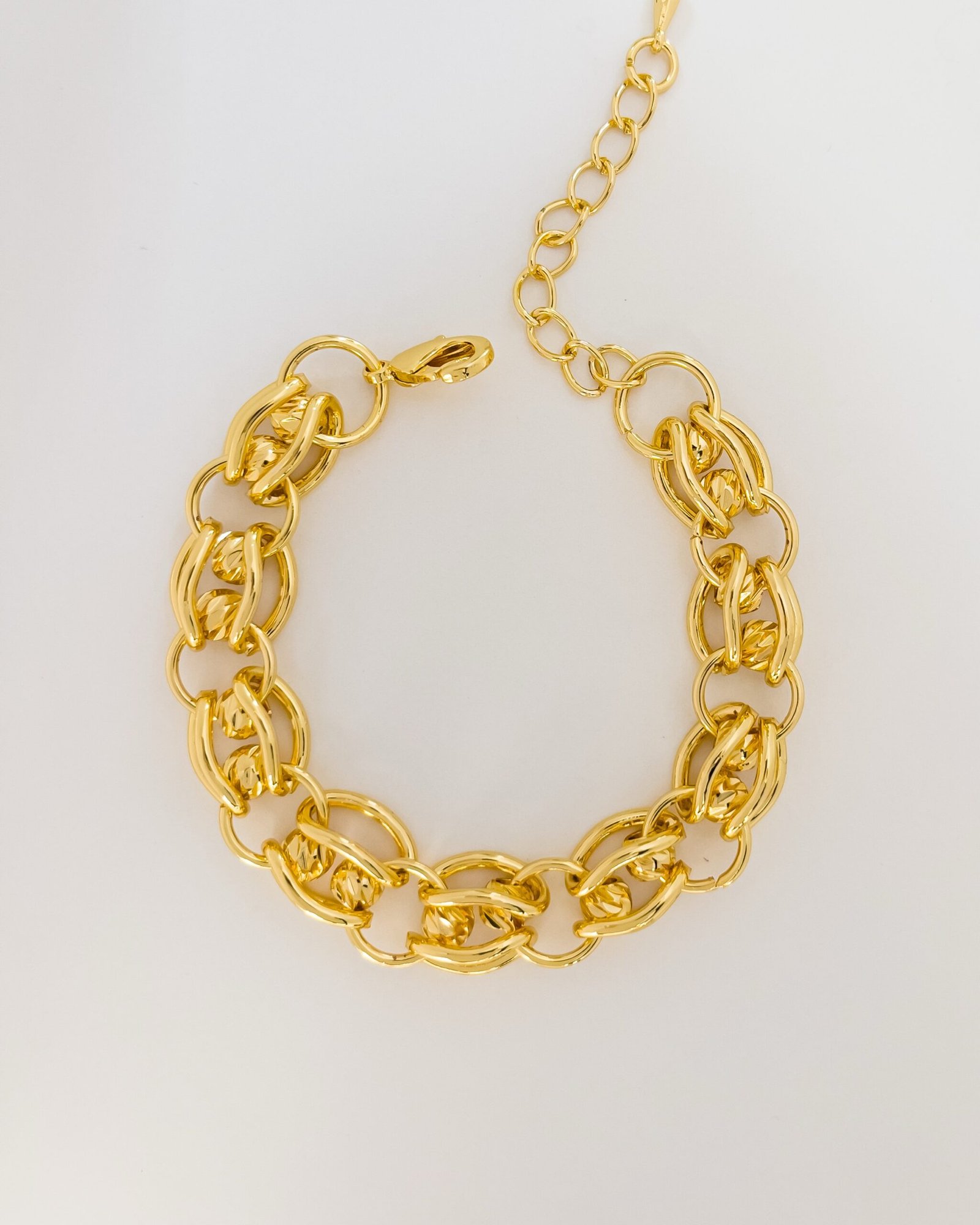 Bold Gold-Plated Stainless Steel Link Bracelet – Chic & Durable