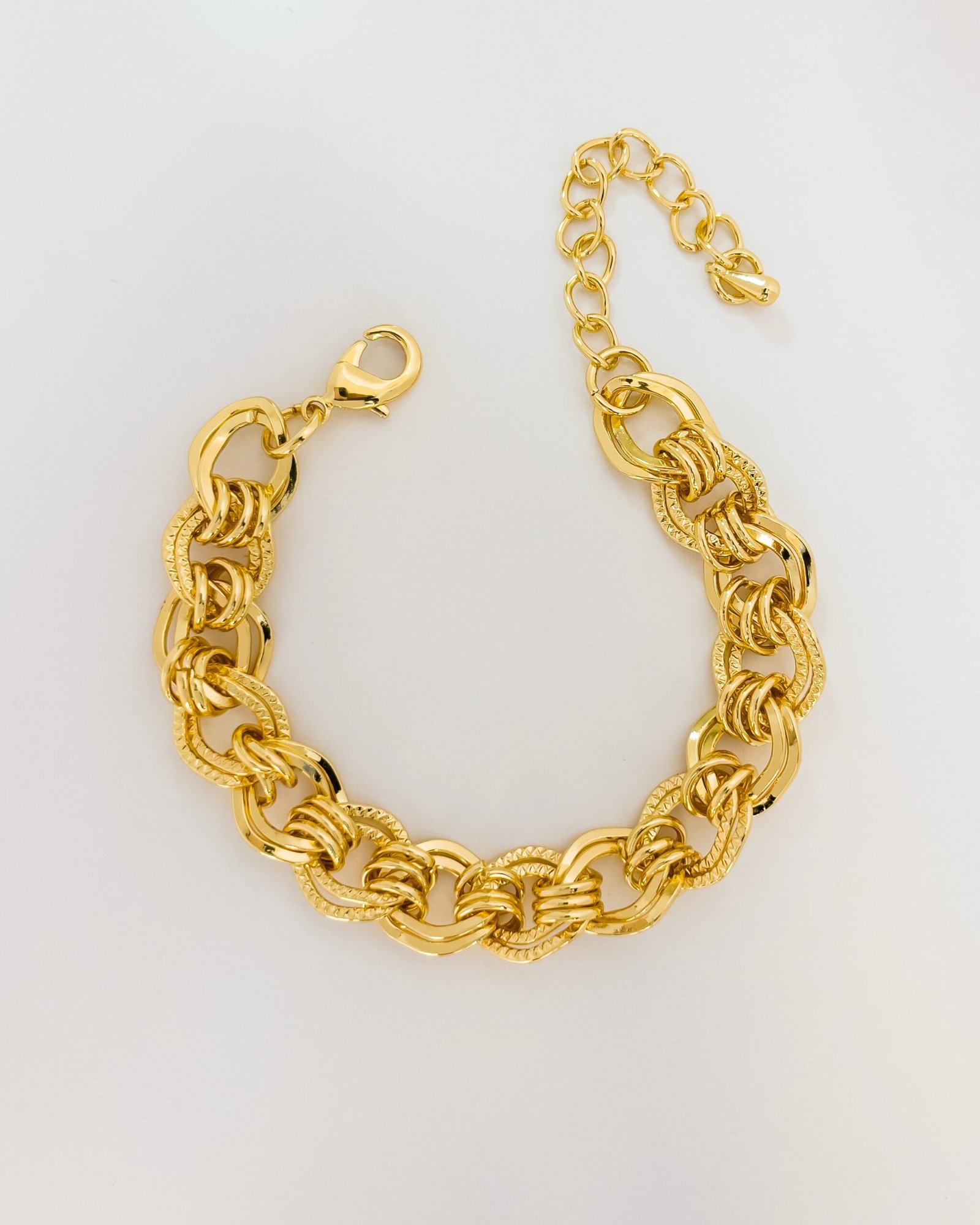 Bold Gold-Plated Stainless Steel Link Bracelet – Chic & Durable