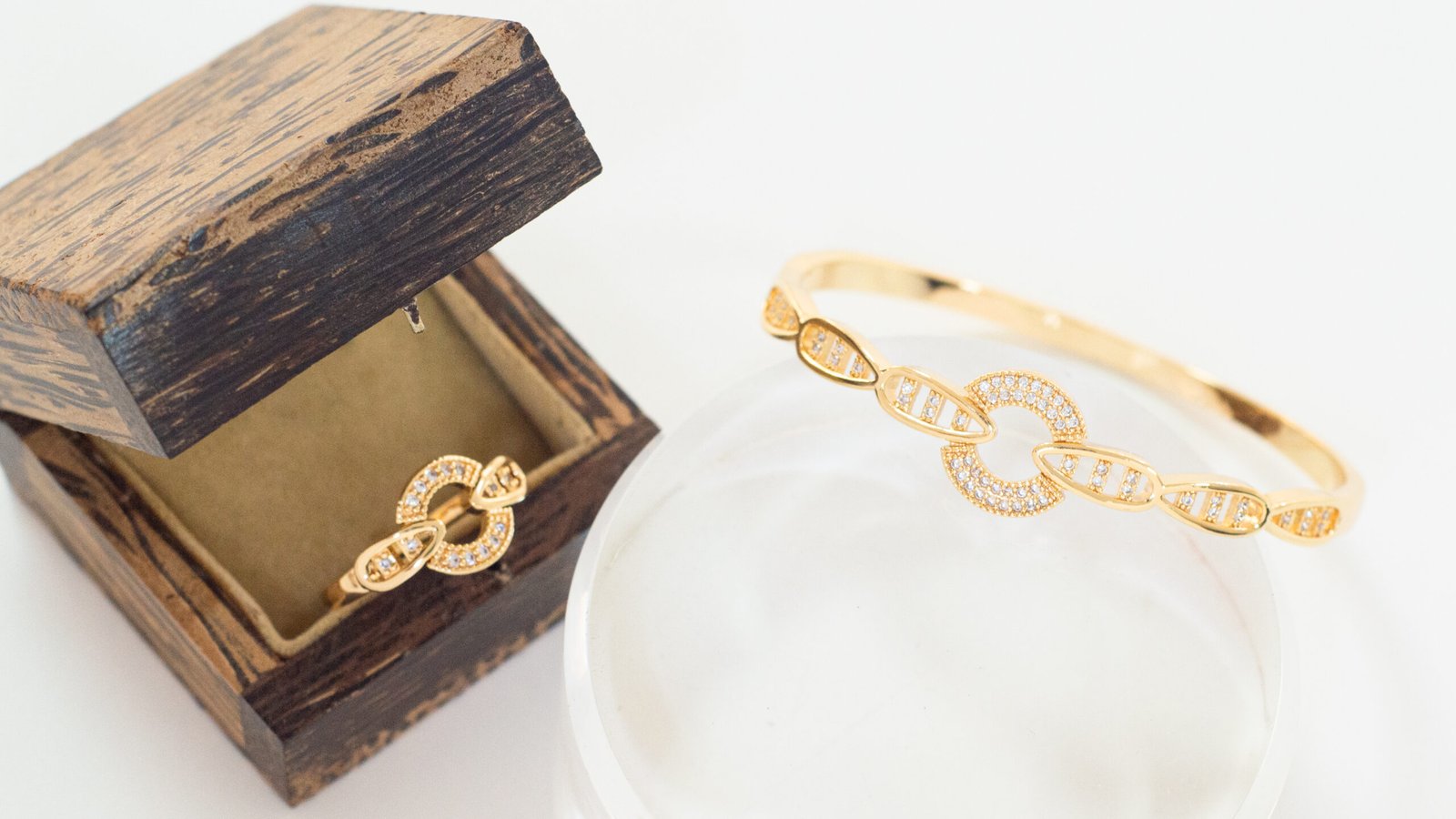 Elegant Circle Link Design with Zircon Accents Bracelet & Ring Set (Sizes 6/7/8) - Image 6