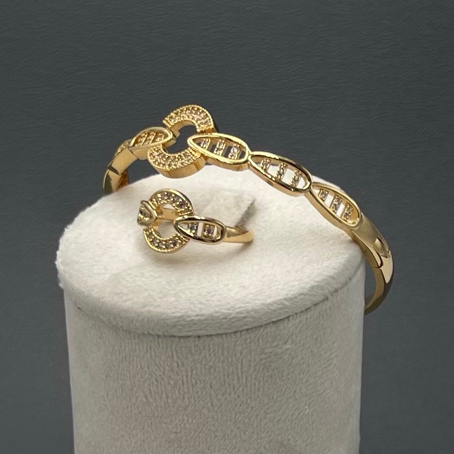 Elegant Circle Link Design with Zircon Accents Bracelet & Ring Set (Sizes 6/7/8)