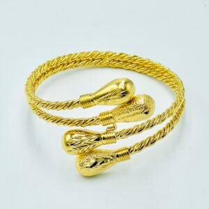 Elegant Stainless Steel Bracelet – Luxurious Twisted Design