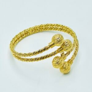 Elegant Stainless Steel Bracelet – Luxurious Twisted Design