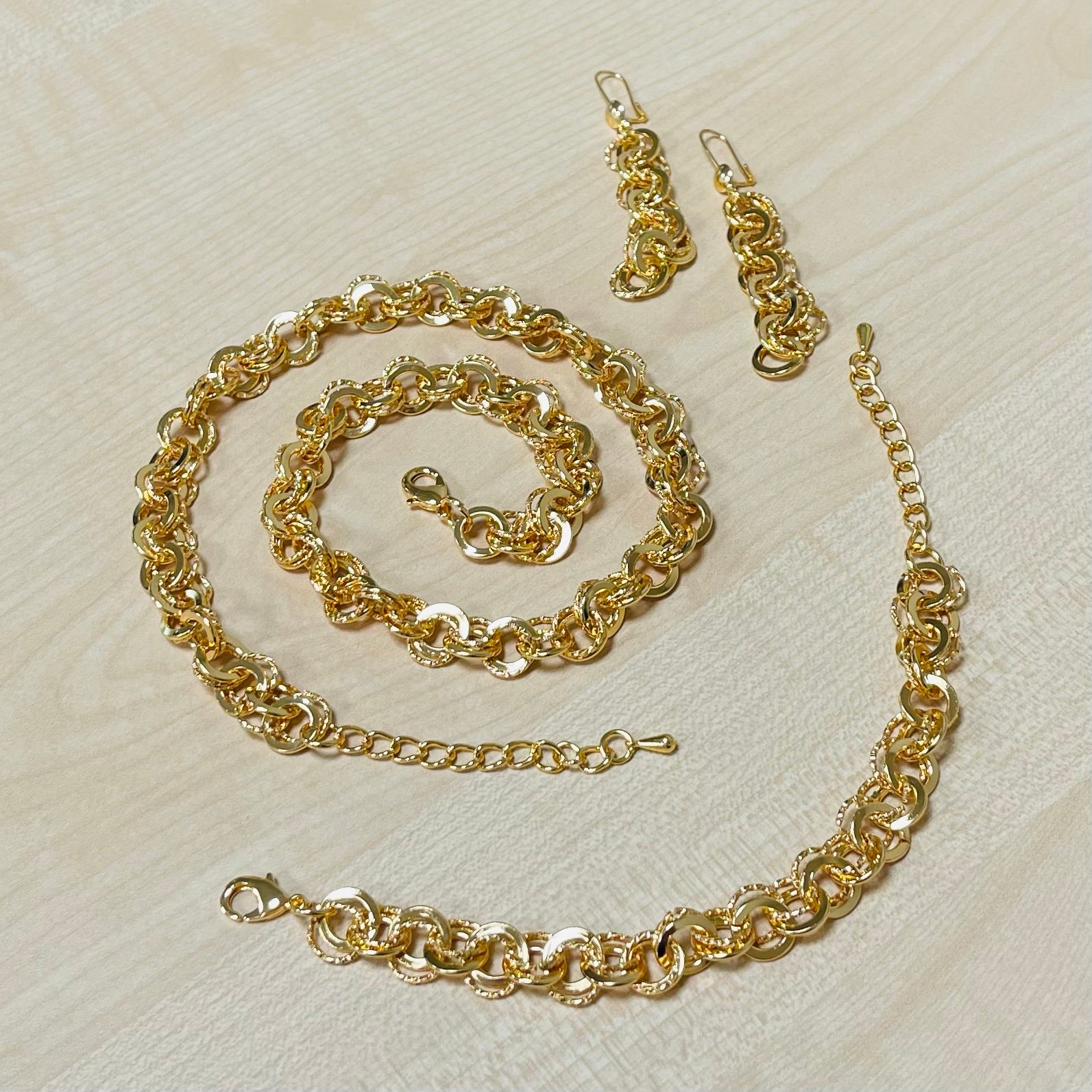 Elegant Gold-Plated Stainless Steel Jewelry Set – Necklace, Bracelet & Earrings - Image 2