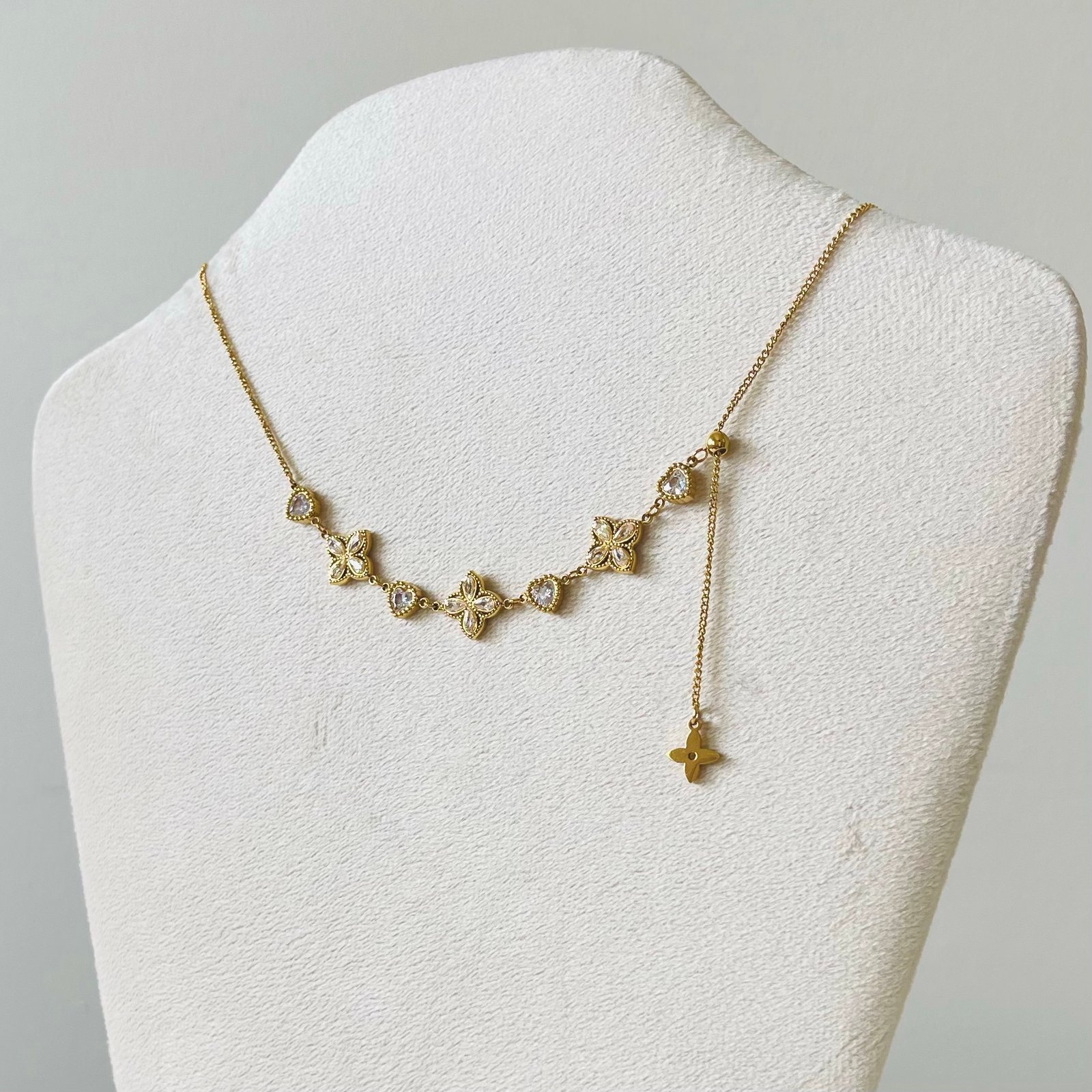 Clover Necklace Clear Zircon - Image 3